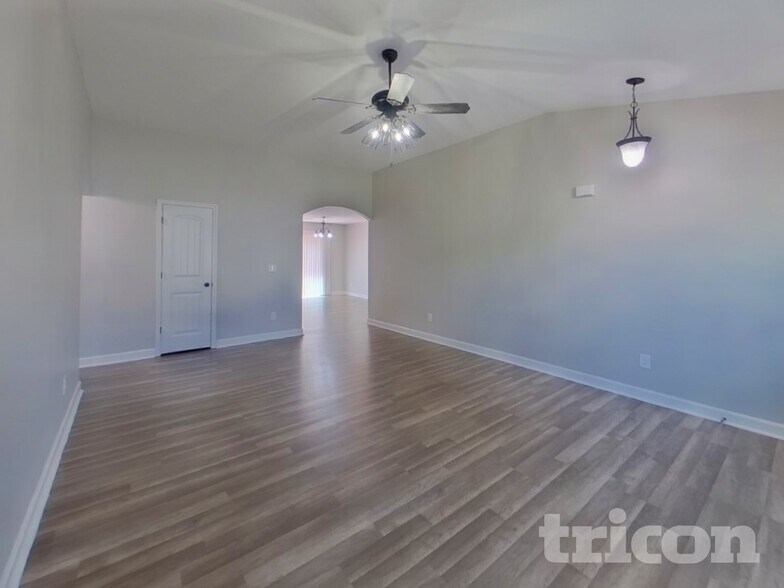 Building Photo - 456 Blairwood Ct