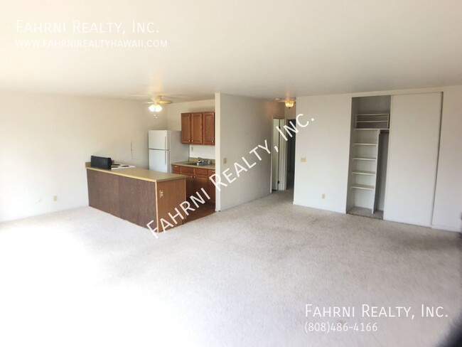 Building Photo - Makaha Valley Plantation  64-A  Nice 2 Bed...