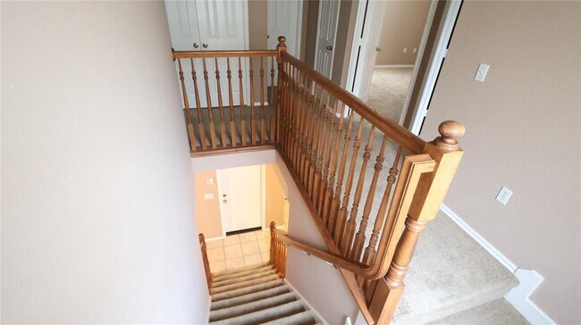 Building Photo - 847 Rambling Oaks Dr