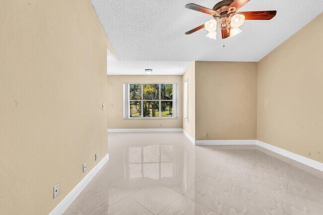 Building Photo - 3340 Pinewalk Dr N