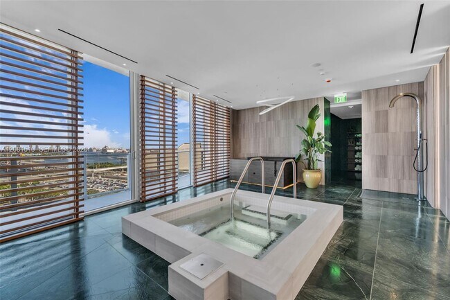 Building Photo - 1400 Biscayne Blvd