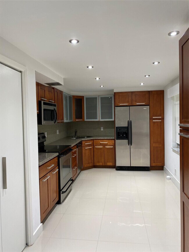 Building Photo - 4280 Oaks Terrace