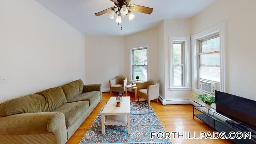 Building Photo - 149 Centre St