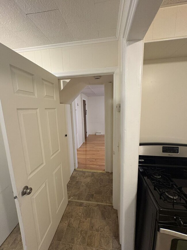 Building Photo - 63 Langslow St