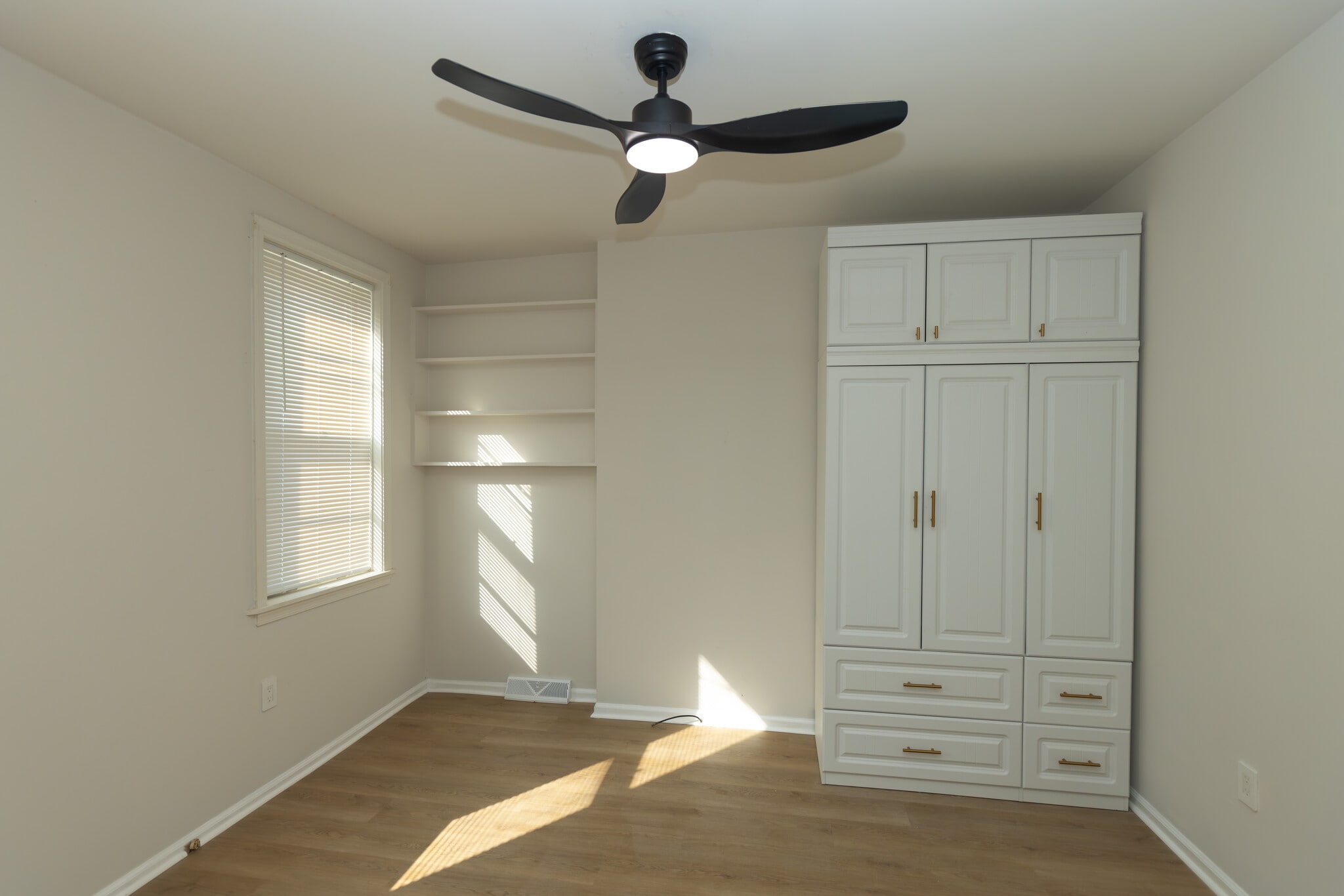 1st Floor Bedroom - 306 N Harrison St