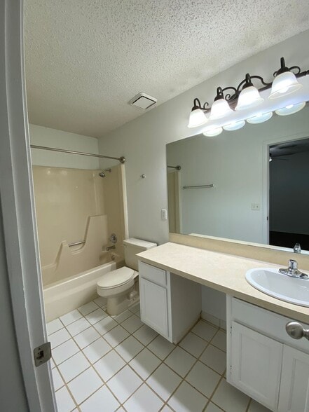 Building Photo - 1469 Timbercrest Ave