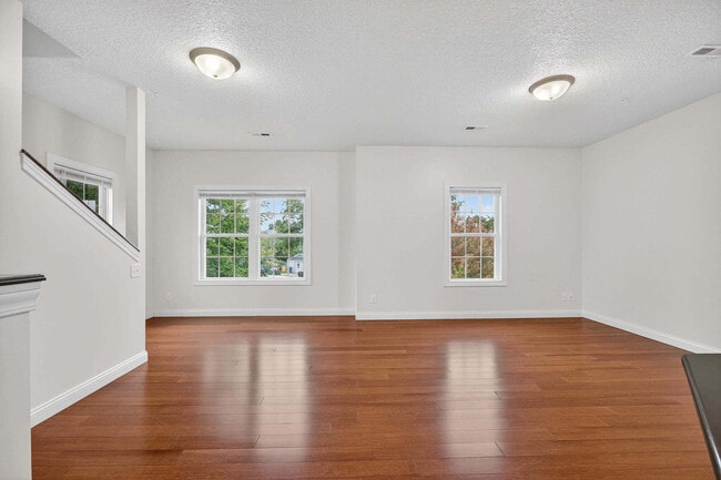 Building Photo - 320 E 29th St