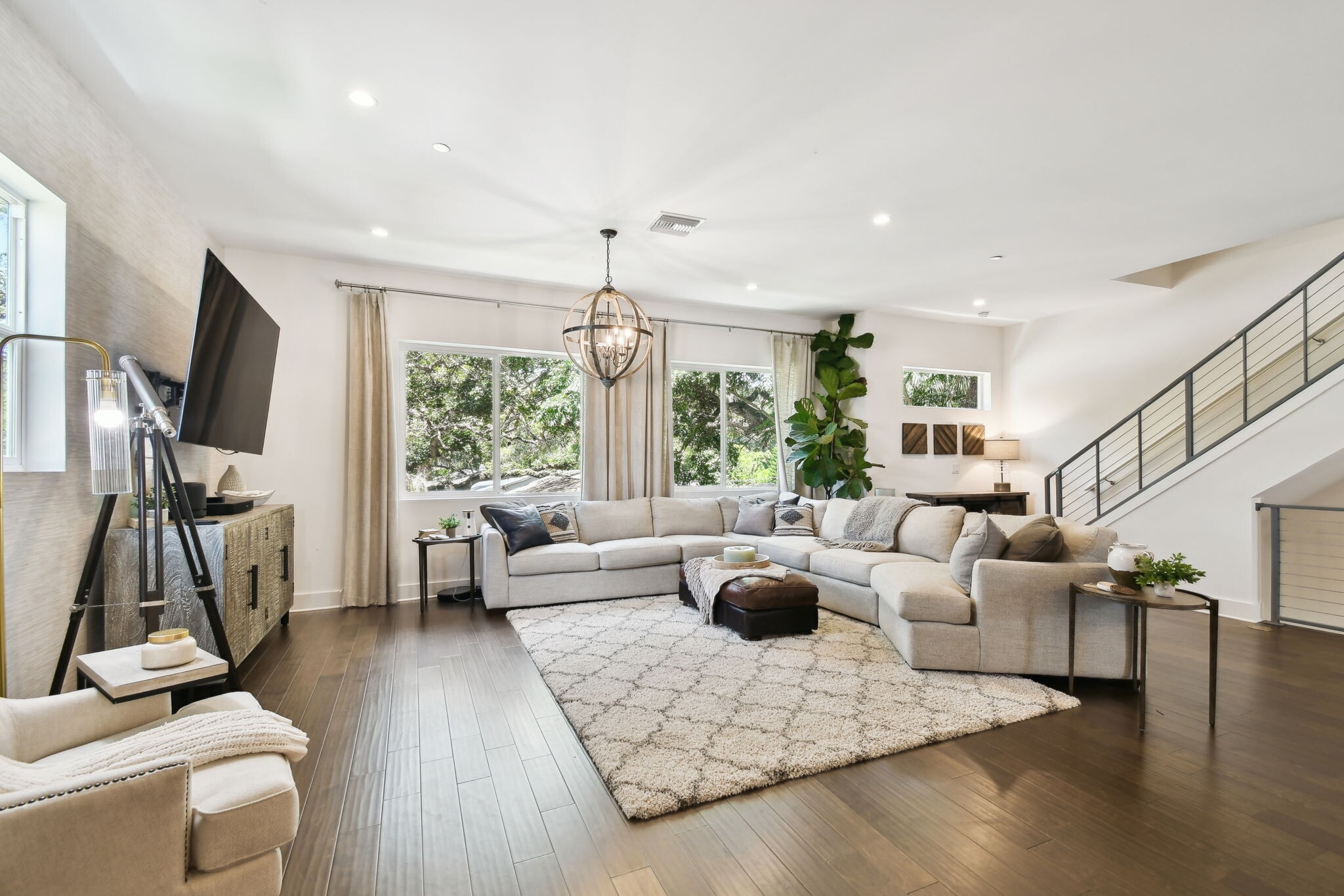 Building Photo - 3100 W Paul Ave