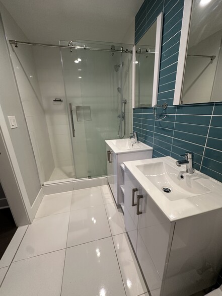 Building Photo - 1405 Frankford Ave