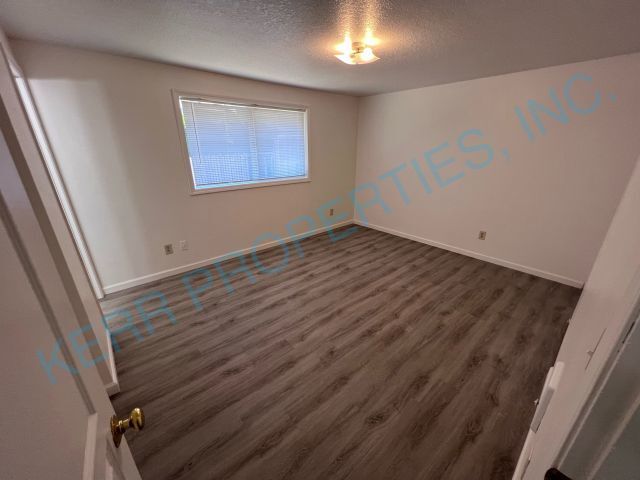 Building Photo - Charming 3-Bed, 2-Bath Retreat in Portland...