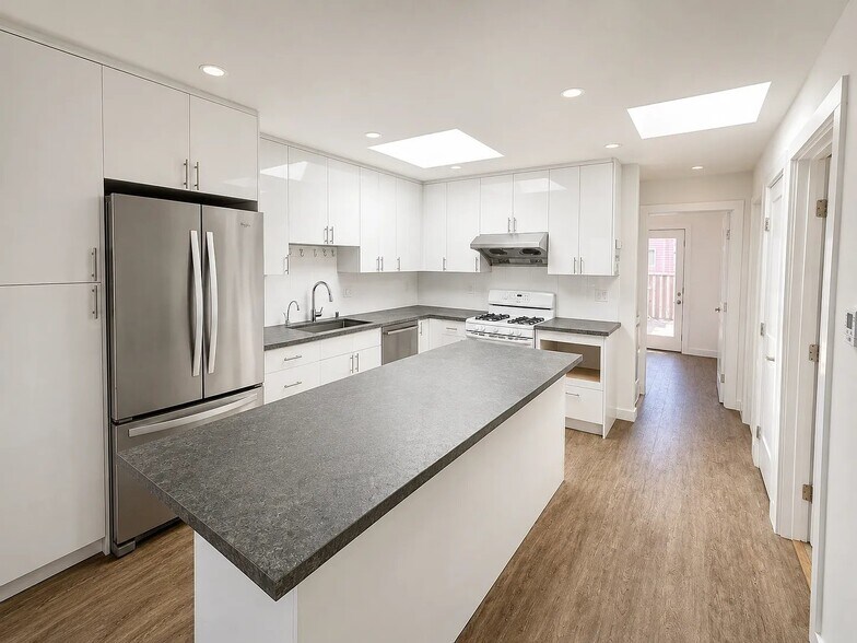 Building Photo - 265 Lobos St
