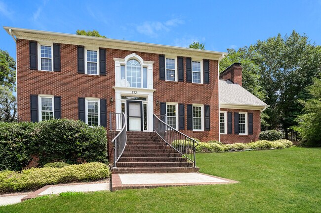 Primary Photo - 213 Worthland Ct