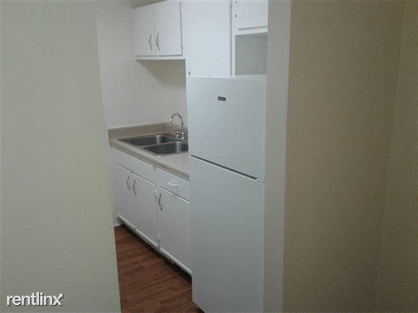 Primary Photo - 460 Brentwood Dr