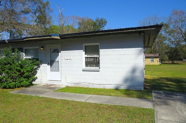 Building Photo - 1773 Lindsey Rd