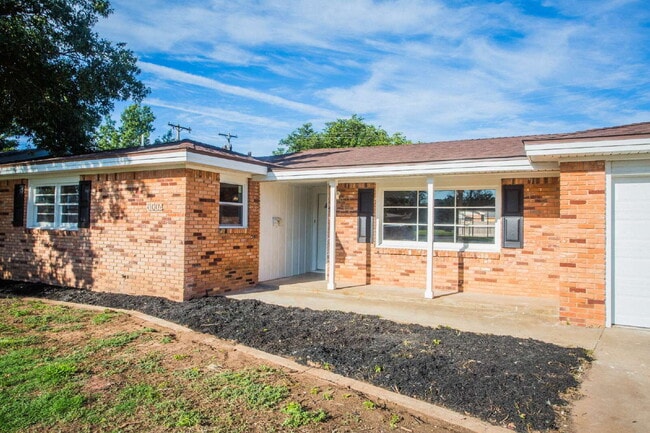 Building Photo - Short-Term Lease!