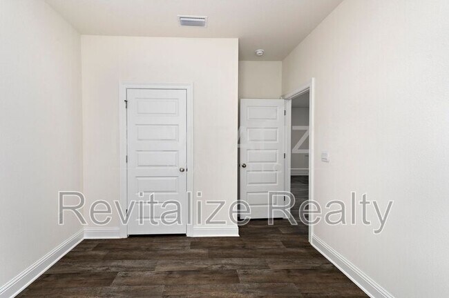 Building Photo - 13330 Shea Cir