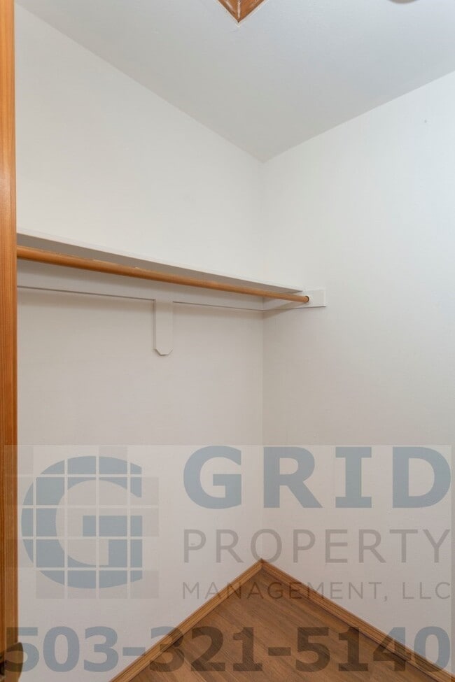 Building Photo - Charming 3 Bedroom Craftsman - Located near Mississippi Avenue!