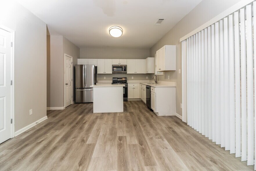 Building Photo - 3643 Uppark Dr