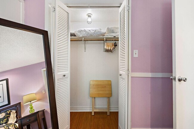 Building Photo - 2204 Trailside Dr