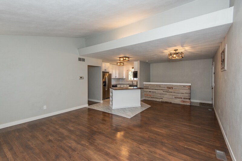 Building Photo - 317 S Pam Ave