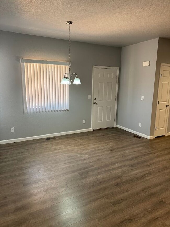 Building Photo - 324-326 W Coral Dr