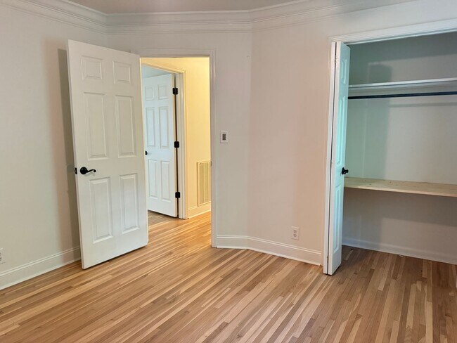 Building Photo - Beautiful 3 Bed 3 Bath Home nestled in St. B!