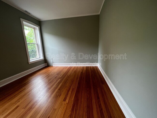 Building Photo - 2144 W Estes Ave