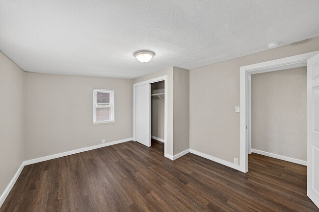 Building Photo - 336 Smith St