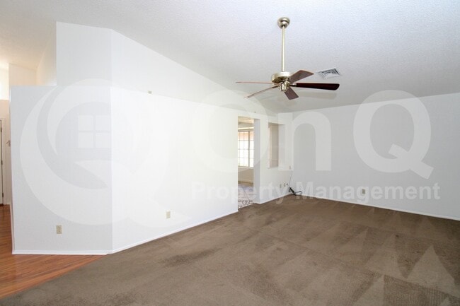 Building Photo - 4026 W Avenida Del Sol