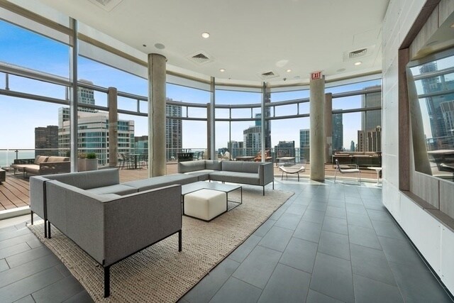 Building Photo - 600 N Fairbanks Ct