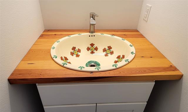 Building Photo - 201 E Chambers St