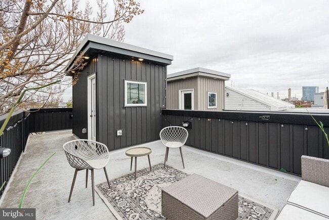 Building Photo - 1514 S Bambrey St