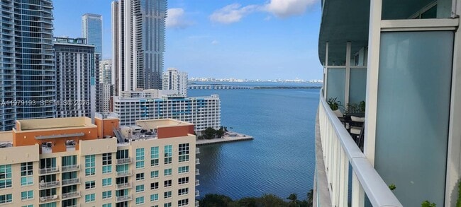 Building Photo - 1900 N Bayshore Dr