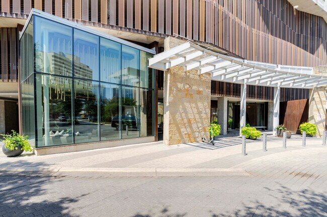 Building Photo - 214 Barton Springs Rd