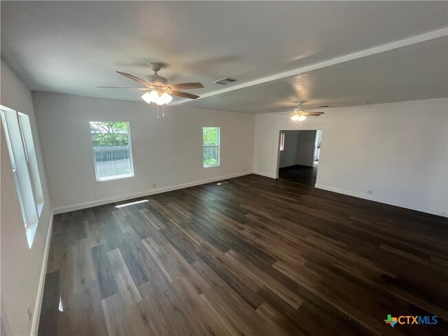 Building Photo - 115 Hickman St