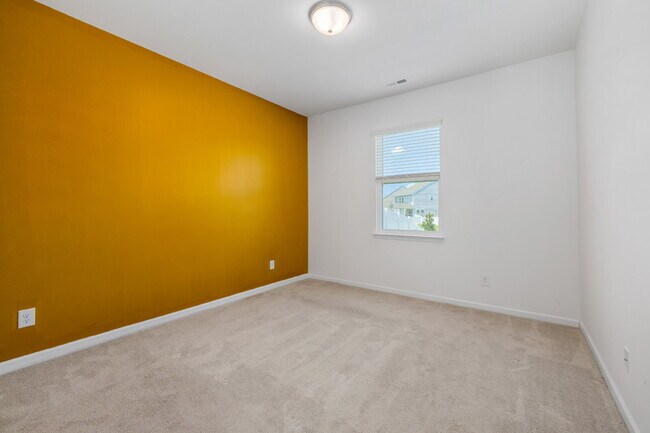 Building Photo - Spacious 5 Bedroom 3 Bath Home in highly sought after Walnut Creek!