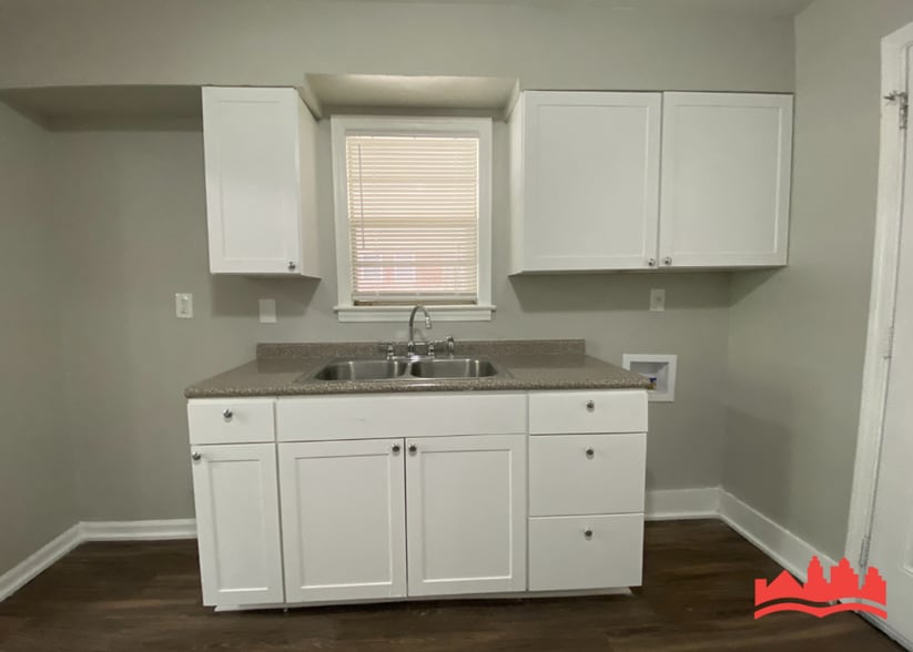 Building Photo - 2370 Hillside Ave