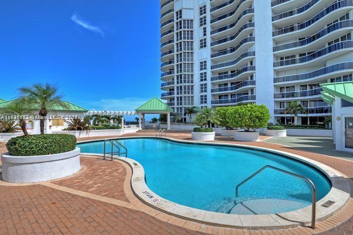 Building Photo - 16711 Collins Ave