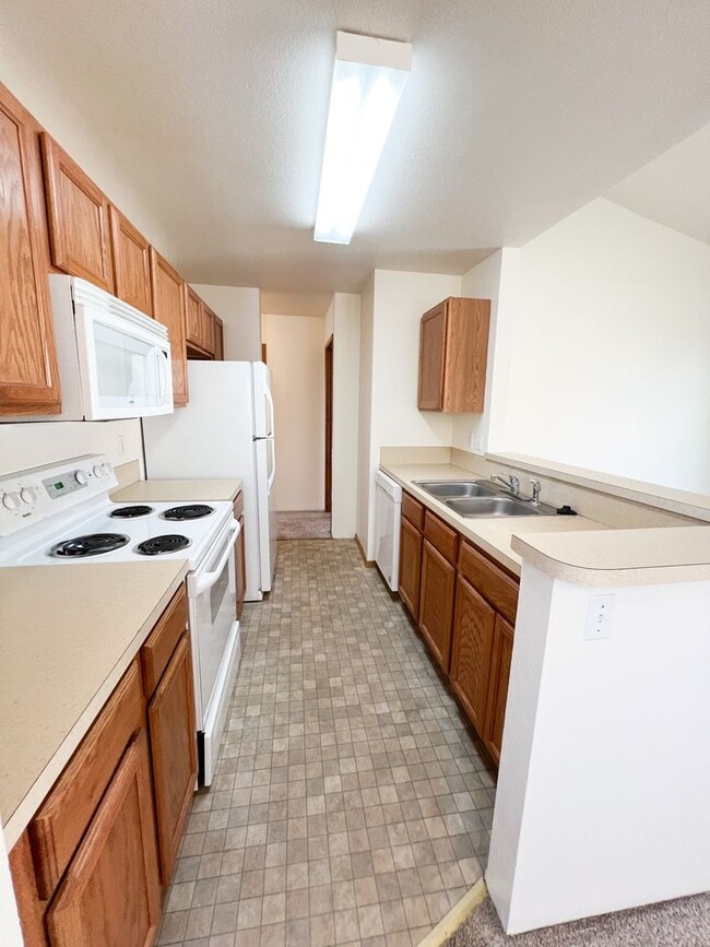 Building Photo - Triplex 5417 - 5421 North Hills Drive