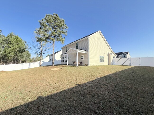 Building Photo - 15 Old Montague Way