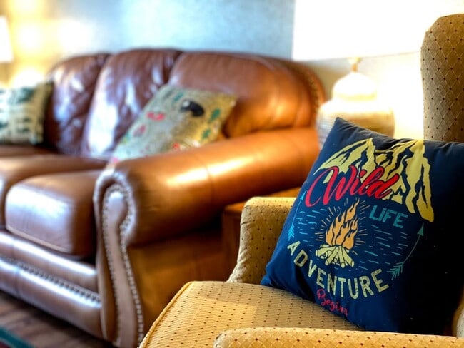 Building Photo - 601 Dave Creek Pky