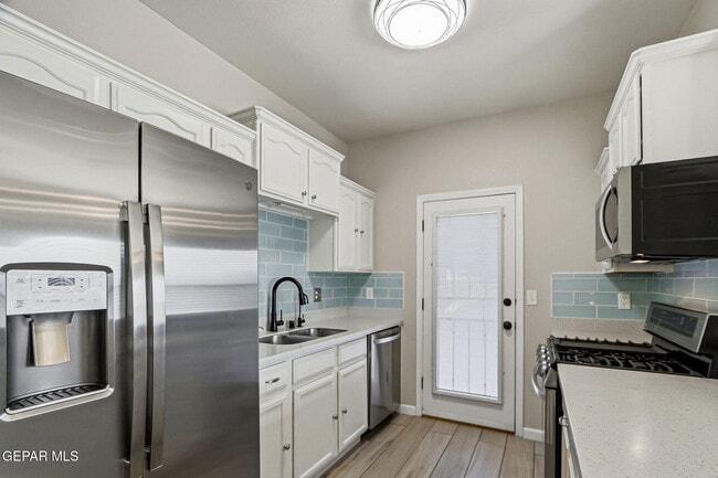 Building Photo - 14269 Escalera Dr