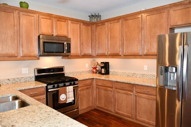 Building Photo - 80 Carriage Way