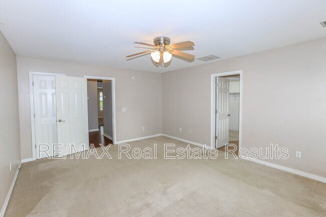 Building Photo - 3606 SE 8th St