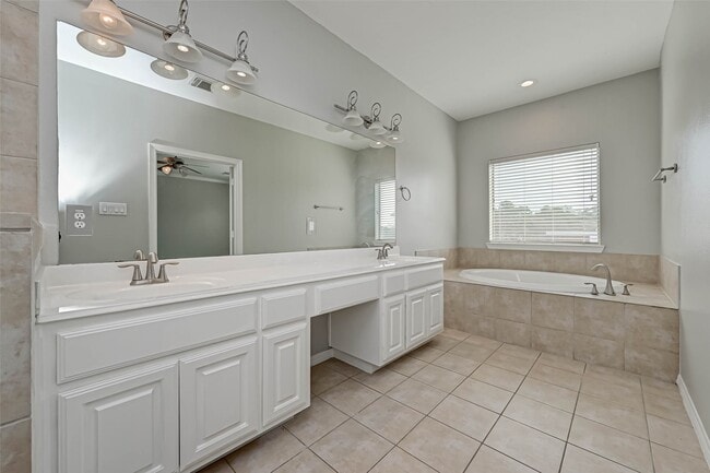 Building Photo - 7816 Stoneyway Dr