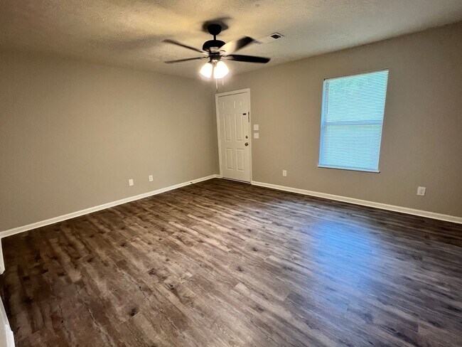 Building Photo - Hampton 1371-1373