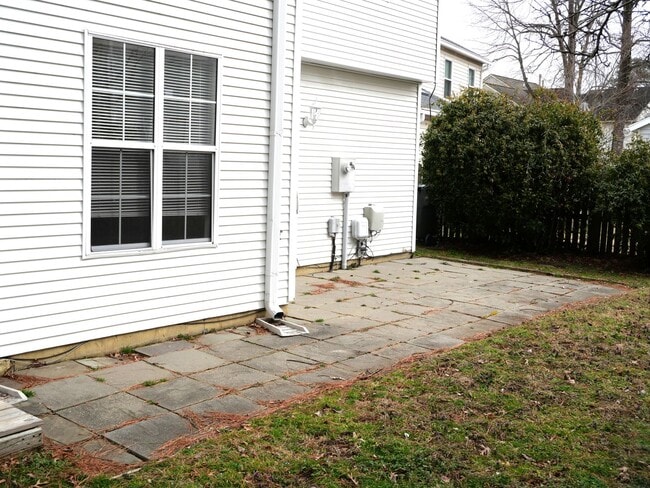 Building Photo - 113 Amelia Ct