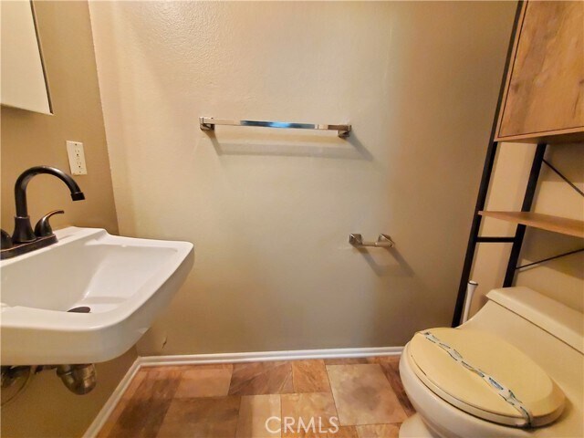 Building Photo - 12420 Mt Vernon Ave