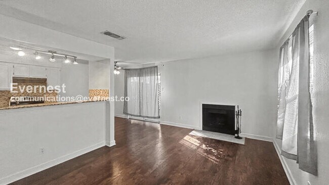 Building Photo - 900 Taulbee Ln