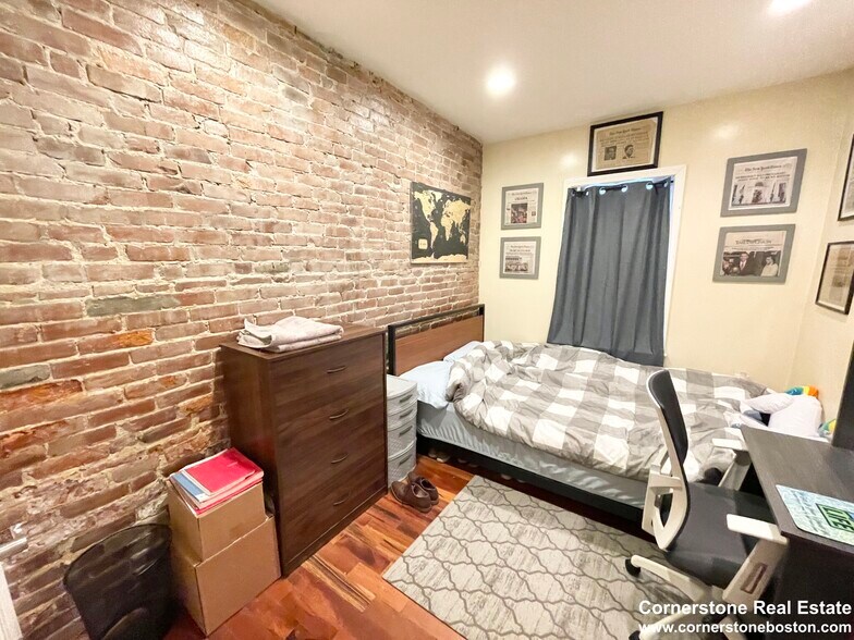 Building Photo - 9 Warwick St